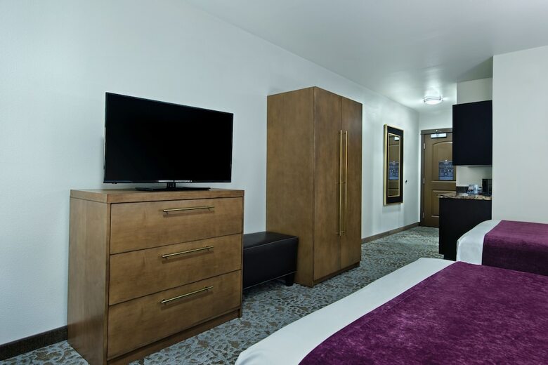 Hotel Oxford Suites Sonoma County