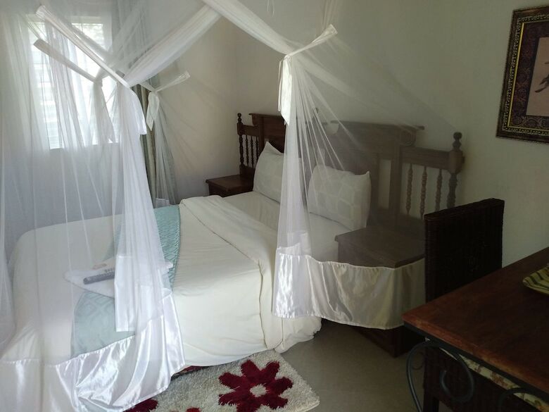 Hotel Kuku Royal Lodge