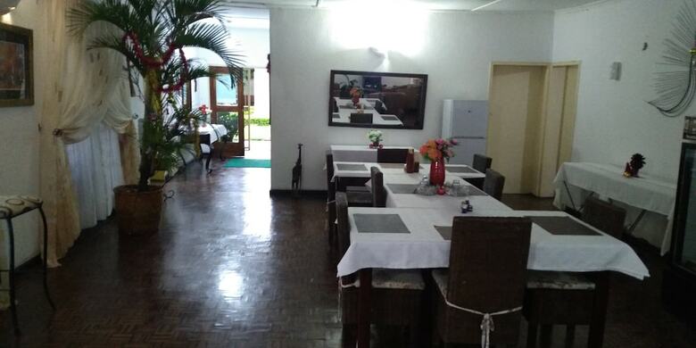 Hotel Kuku Royal Lodge