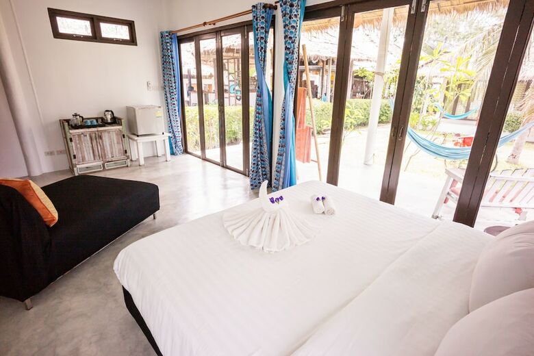 Hotel Mumsa Beach Resort & Restaurant