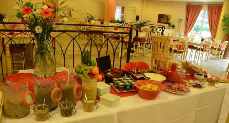 Hotel H�tel Om�ga