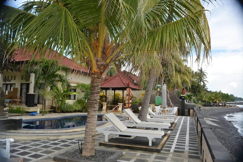 Hotel Segara Wangi Beach Cottages
