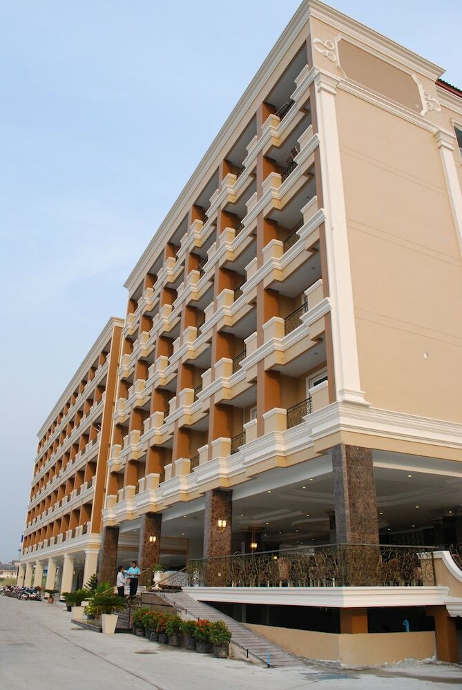Hotel Lk Grand Living Place