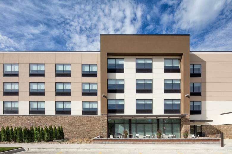 Hotel Holiday Inn Express & Suites East Peoria - Riverfront