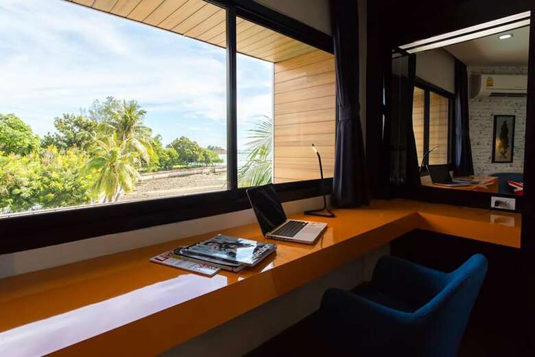 Hotel The Loft Seaside Sriracha
