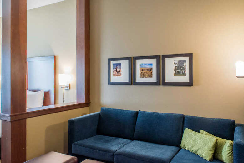 Hotel Comfort Suites