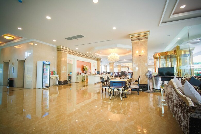 Hotel Lk Crystal Ville