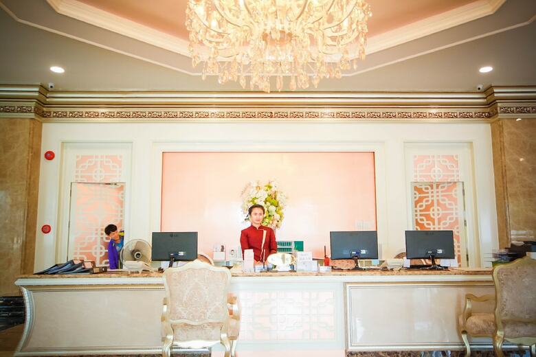 Hotel Lk Crystal Ville