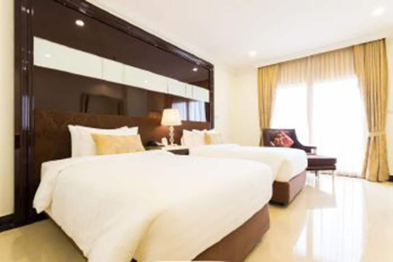 Hotel Lk Crystal Ville