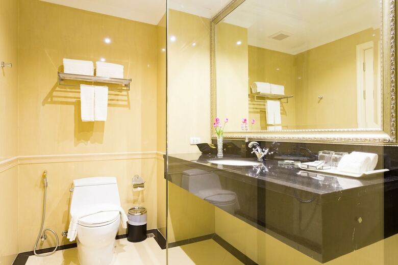 Hotel Lk Crystal Ville
