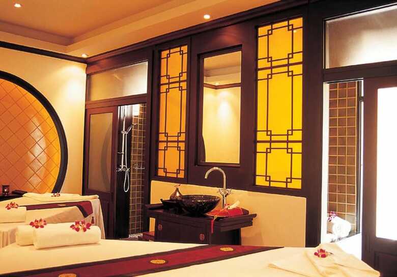 Hotel Lk Crystal Ville