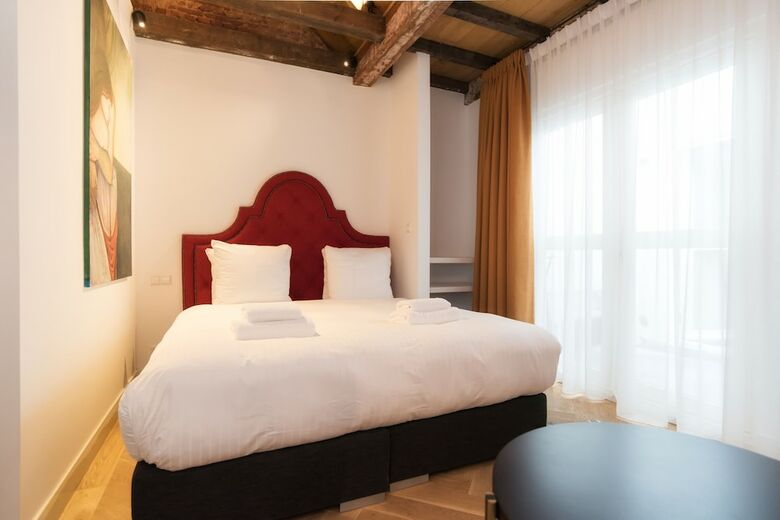 Apartamentos Harbour Suites