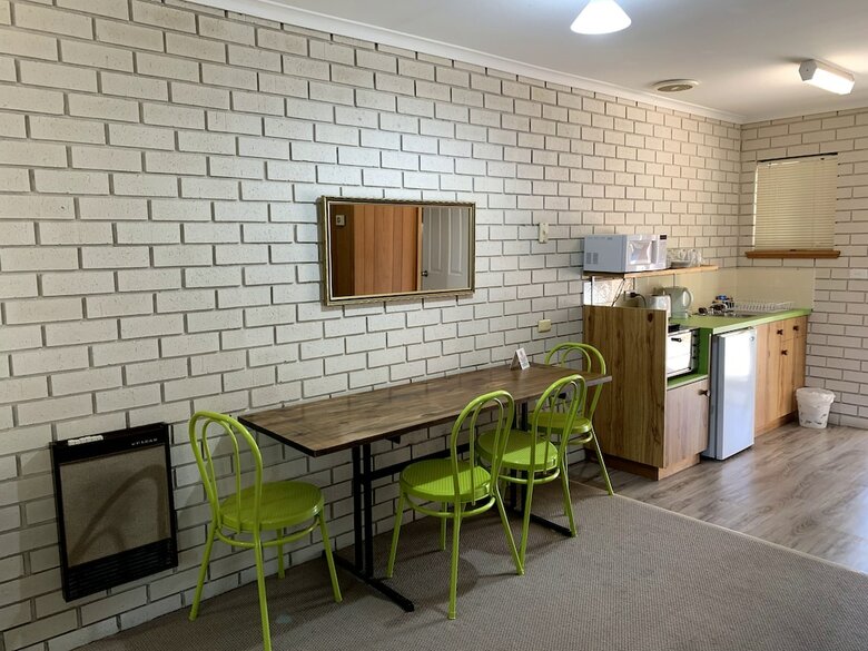 Kingswood Motel