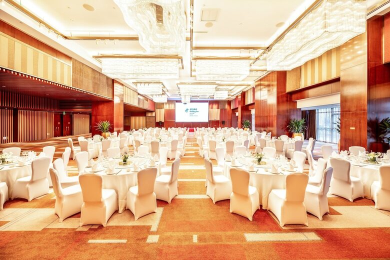 Hotel Holiday Inn Neijiang Riverside