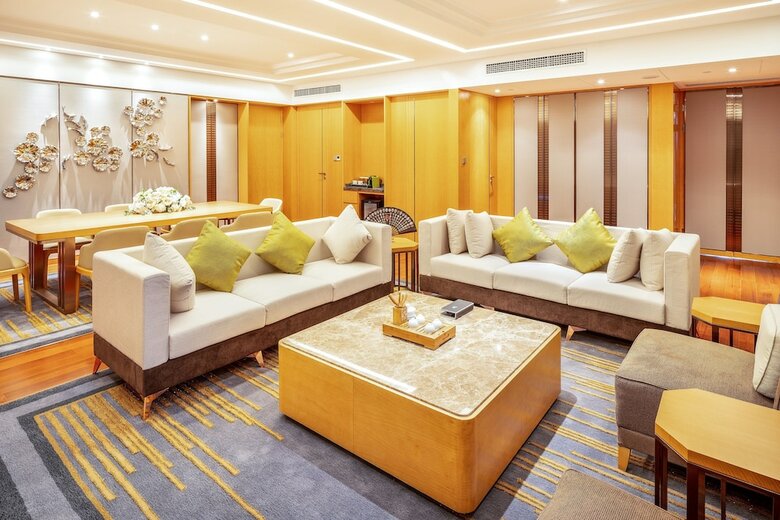 Hotel Holiday Inn Neijiang Riverside