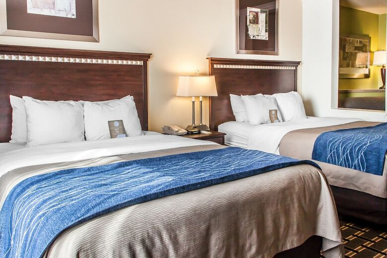 Hotel Comfort Inn & Suites