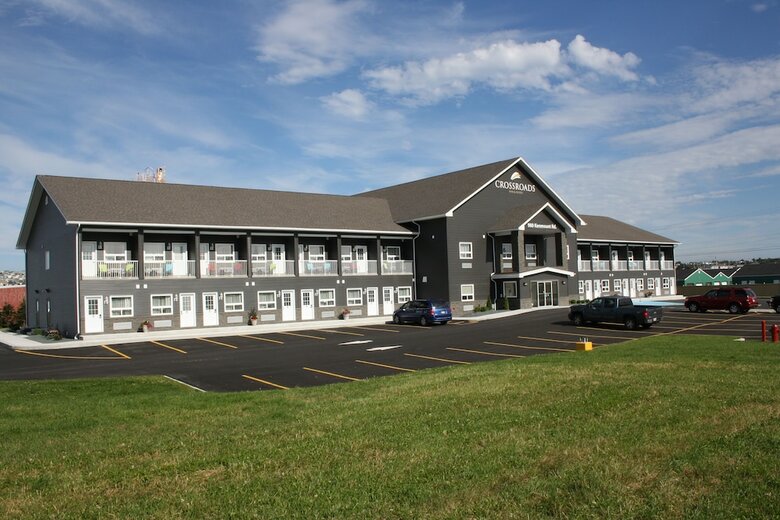 Hotel Crossroads Inn & Suites
