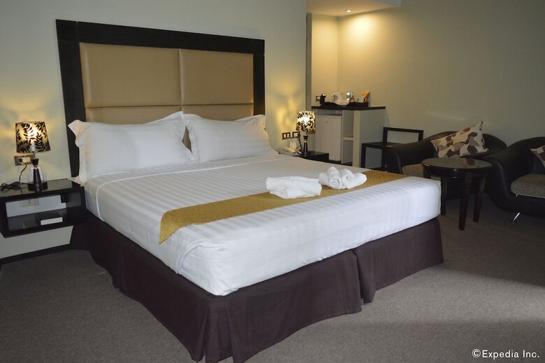 Mallberry Suites Business Hotel