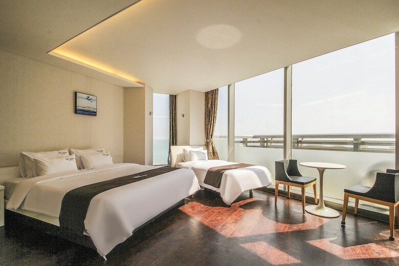 Hotel Sky Beach