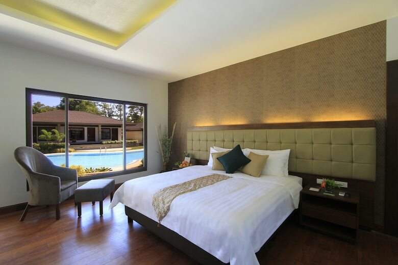 Hotel Coron Soleil Garden Resort