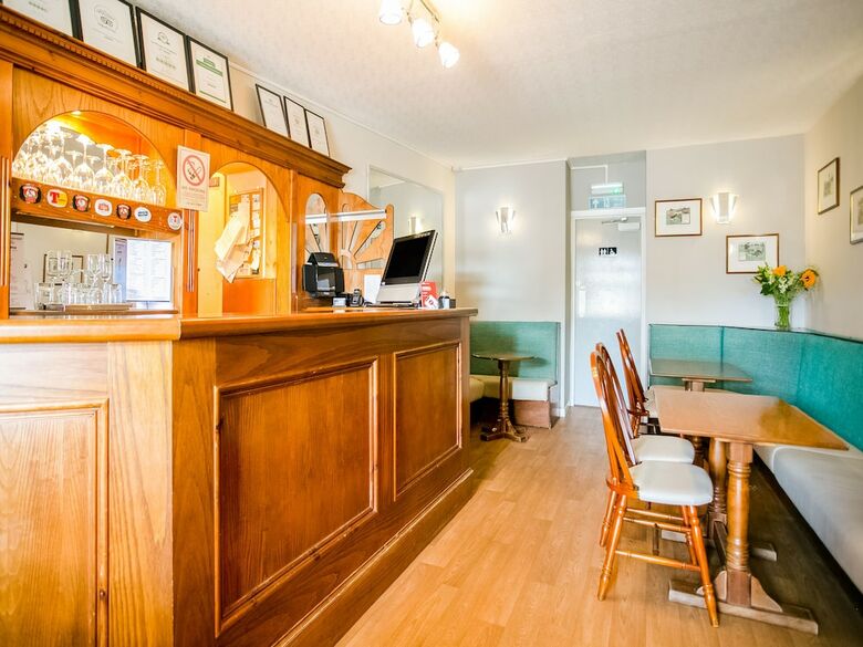 Oyo Corner Hotel
