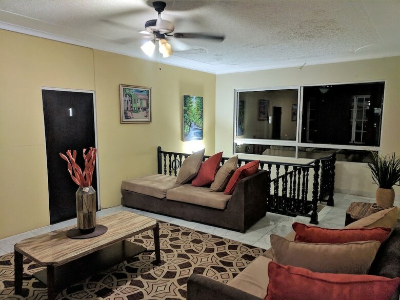 Hotel Rockhampton Retreat Guest House