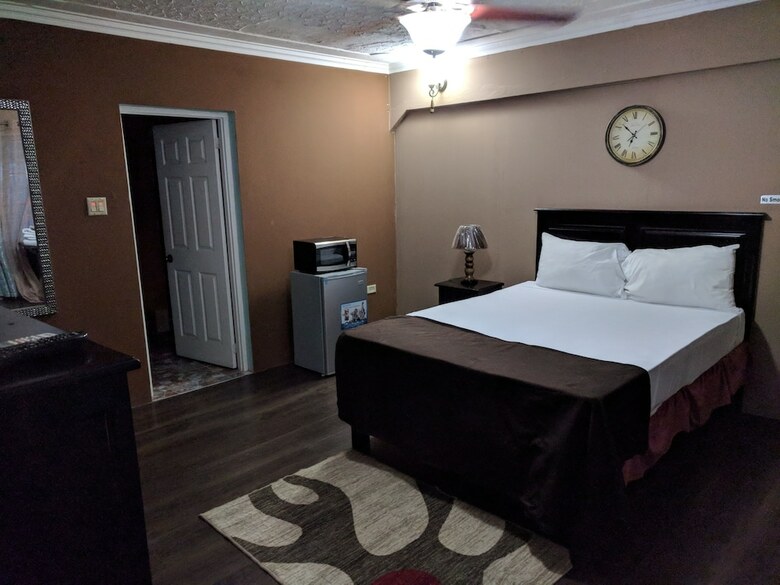 Hotel Rockhampton Retreat Guest House