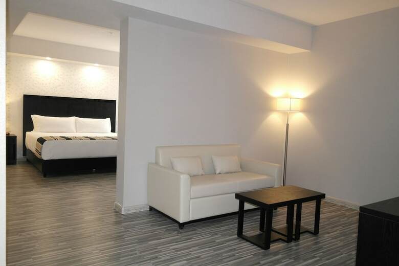 Hotel Stars Inn Edmonton Airport