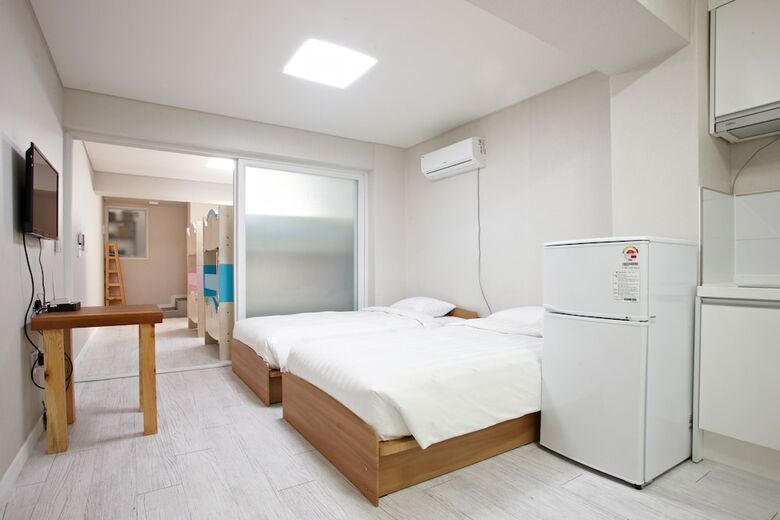 Hostal Kstar Stay Residence Hoehyun - Hostel