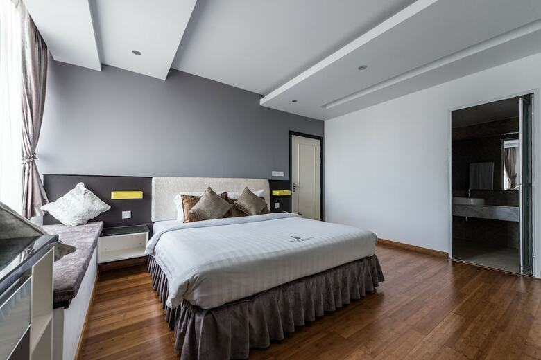 Hotel Naki Suites @ Silvertown