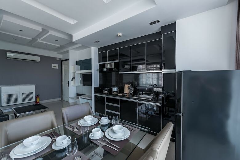 Hotel Naki Suites @ Silvertown