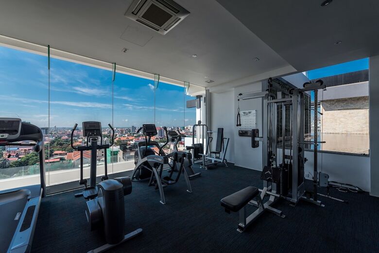 Hotel Naki Suites @ Silvertown
