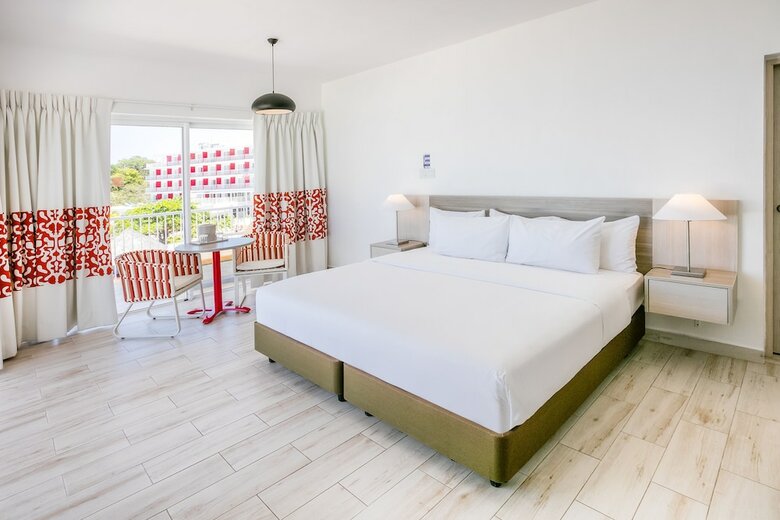 Hotel Royal Decameron Cornwall Beach All Inclusive