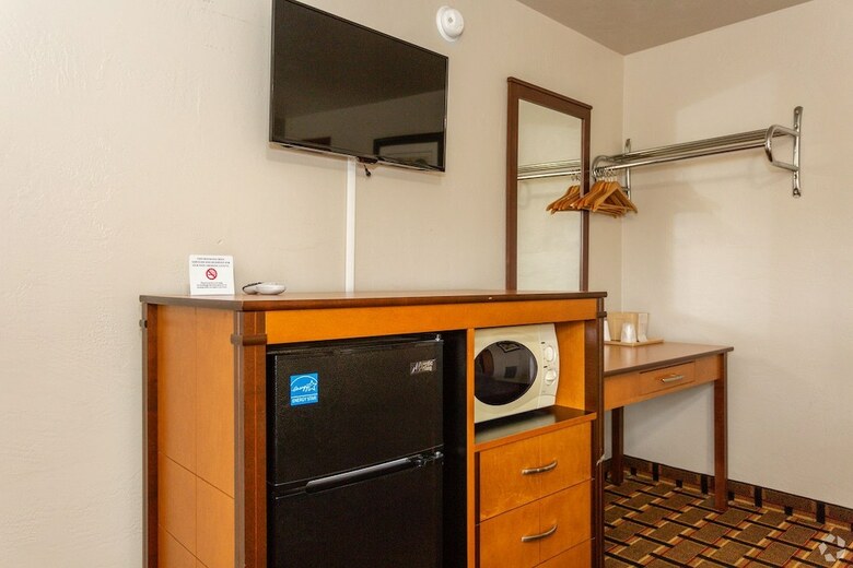 Motel Anchor Bay Inn