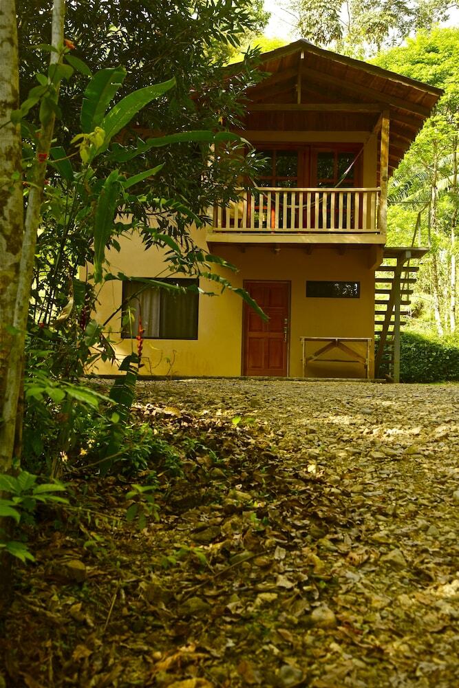 Hotel Cabinas Los Laureles