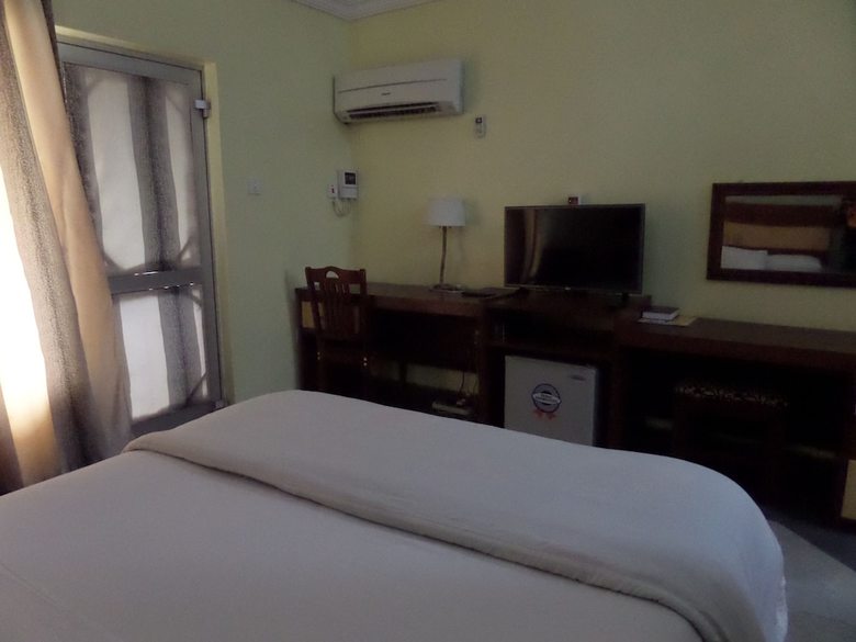 Excellence Hotel