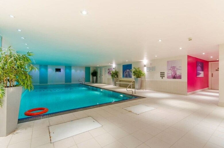 Canary Wharf Waterfront Apartments