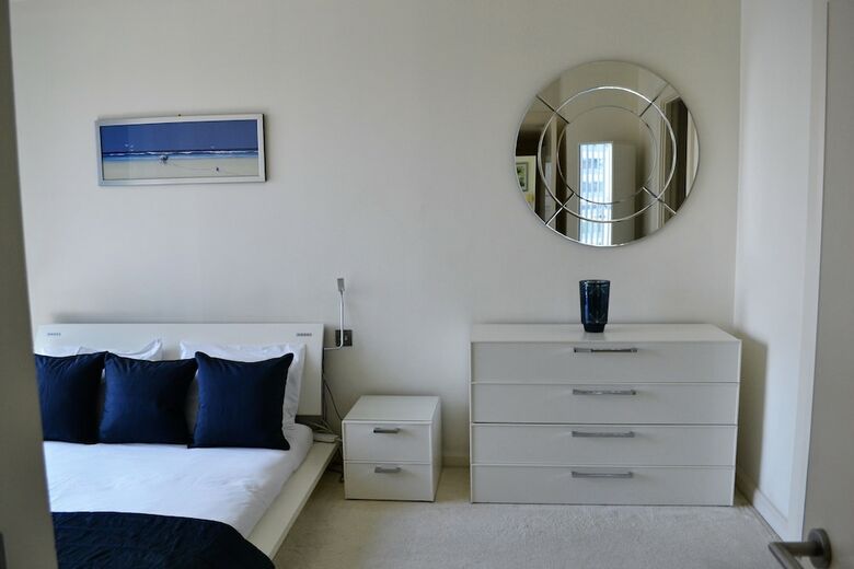 Canary Wharf Waterfront Apartments