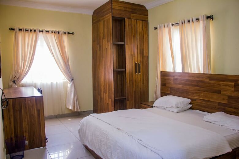 Ken Kol Apartments And Suites