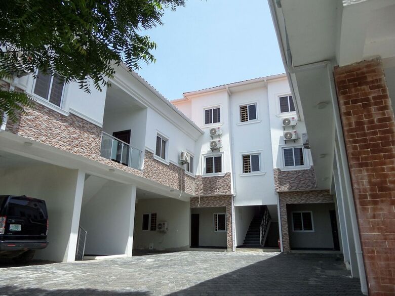 Ken Kol Apartments And Suites