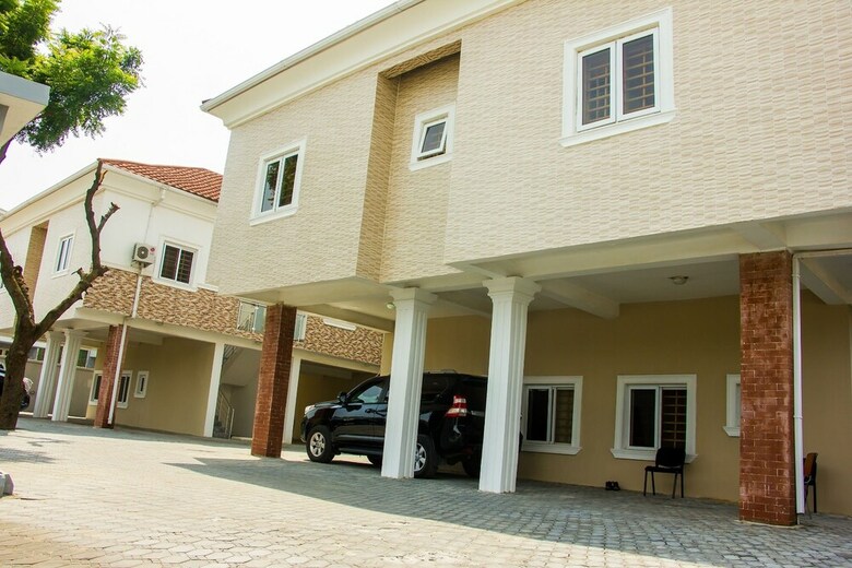 Ken Kol Apartments And Suites