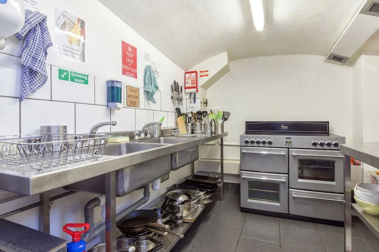 Hostal Astor Kensington Hostel