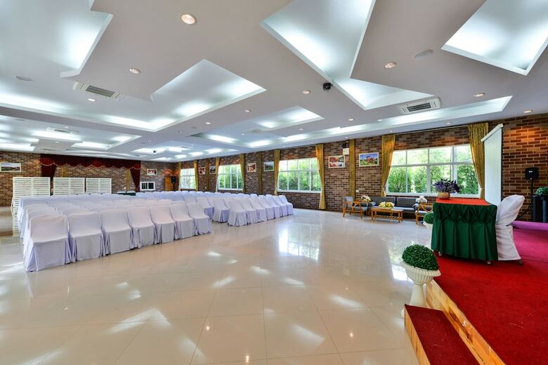 Hotel Theerama Cottage Resort