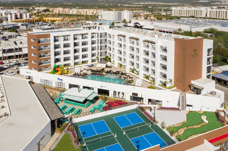 Medano Hotel And Suites