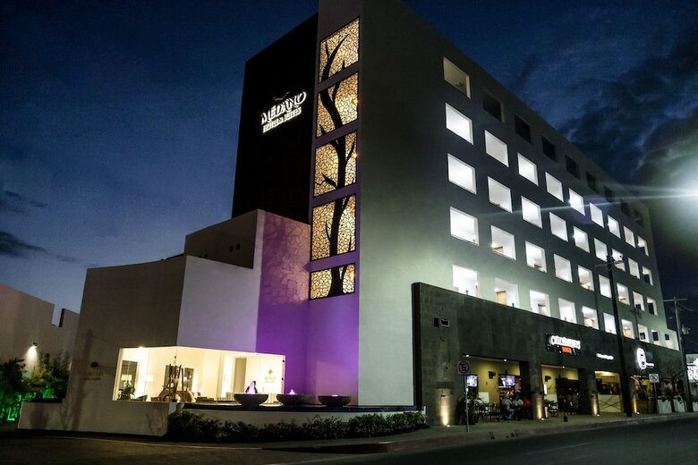 Medano Hotel And Suites