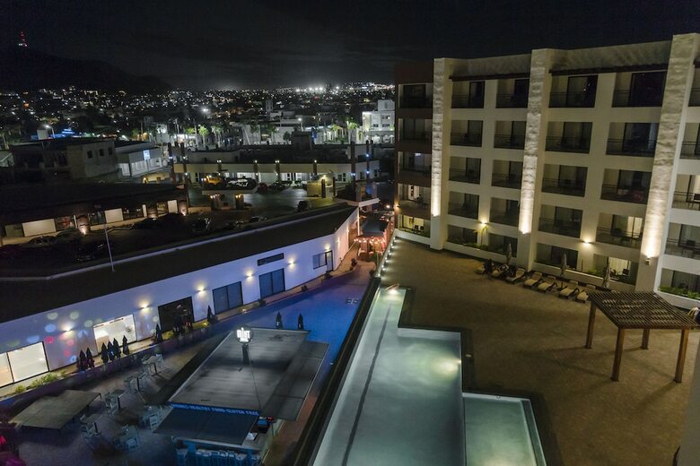 Medano Hotel And Suites