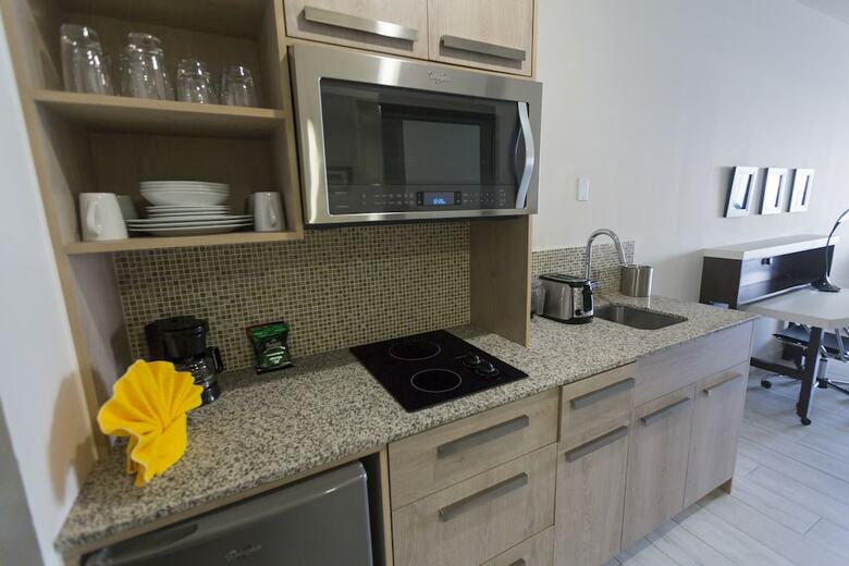 Medano Hotel And Suites