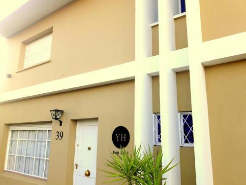 Albergue Yh Petit Hotel