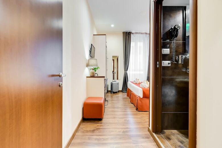 Hotel Lhr Coliseum B&B