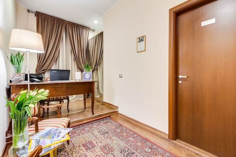 Hotel Lhr Coliseum B&B